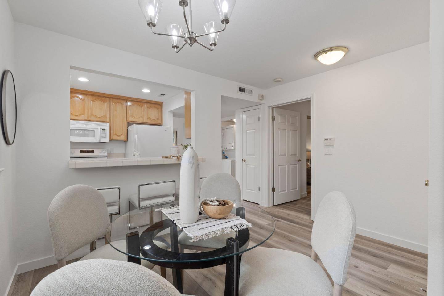 Los Gatos, CA 95032,576 W Parr AVE 1