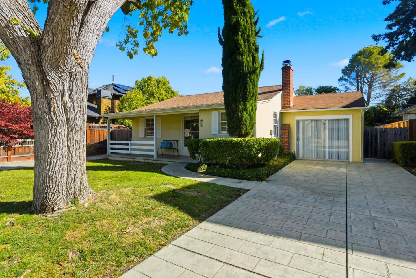 Palo Alto, CA 94303,884 Warren WAY