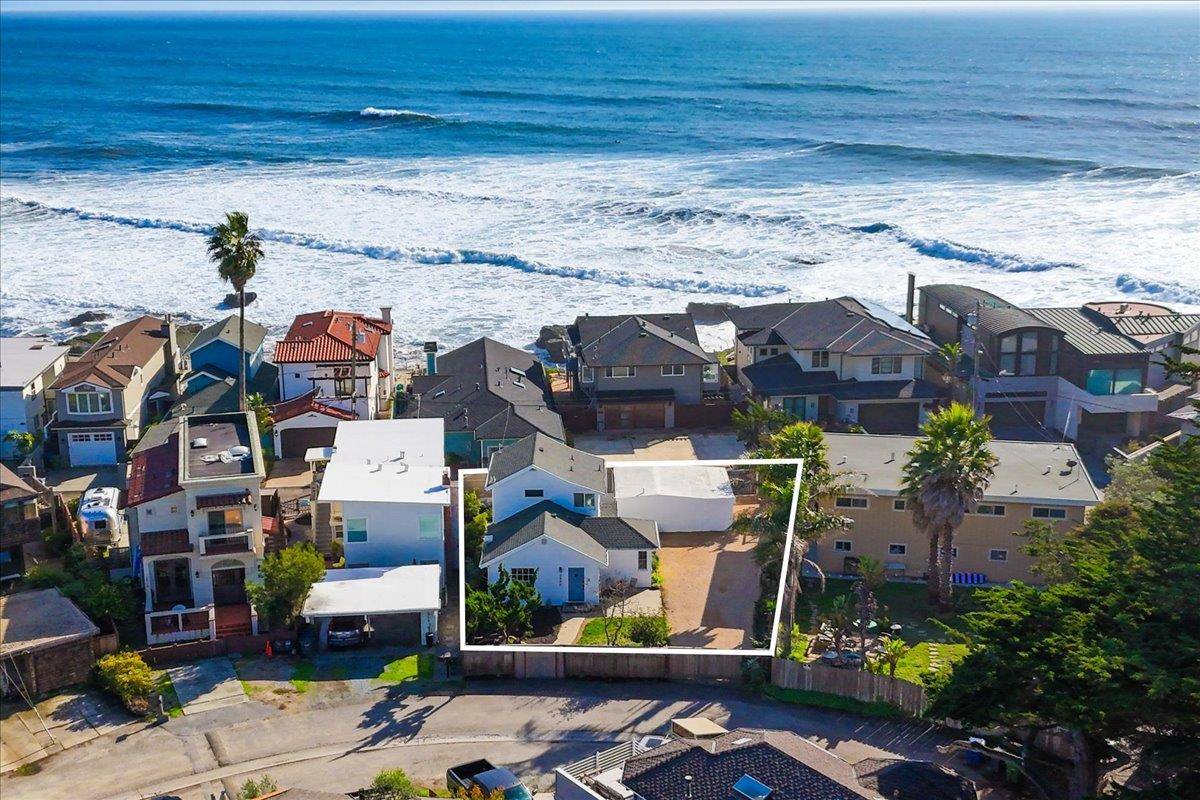 Santa Cruz, CA 95062,2866 Chesterfield DR