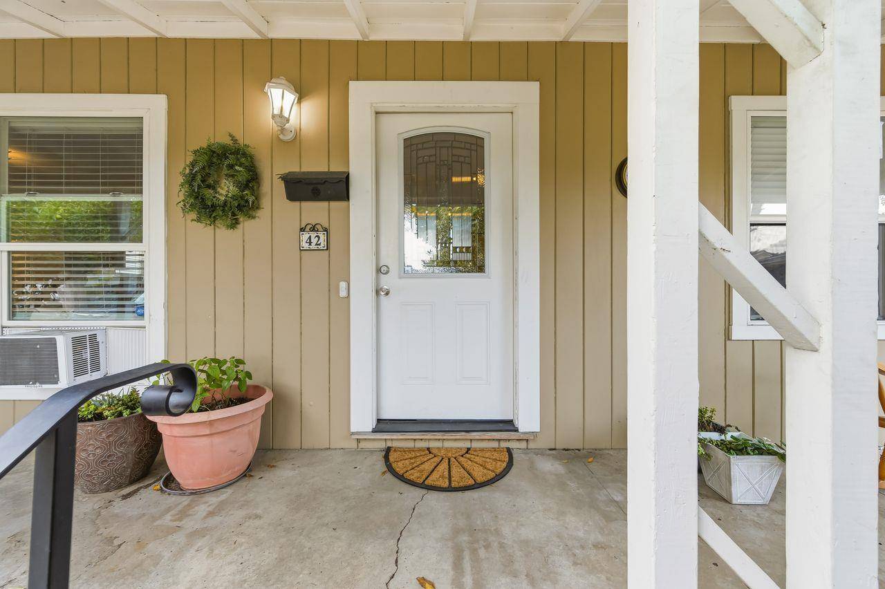 Redwood City, CA 94063,42 Saint Marys PL