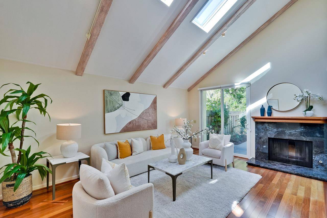 Cupertino, CA 95014,22103 Stocklmeir CT