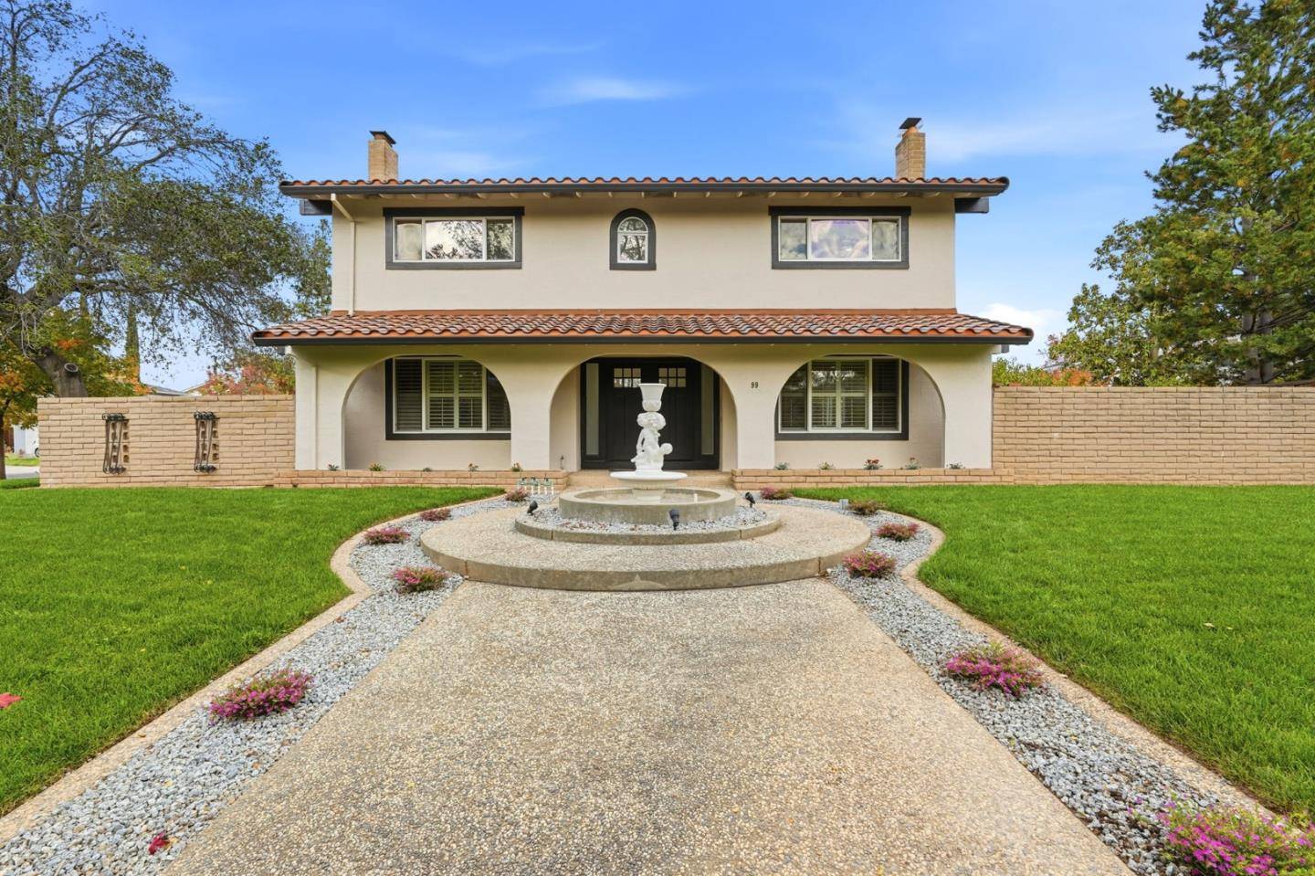 Los Gatos, CA 95032,99 Calfhill CT