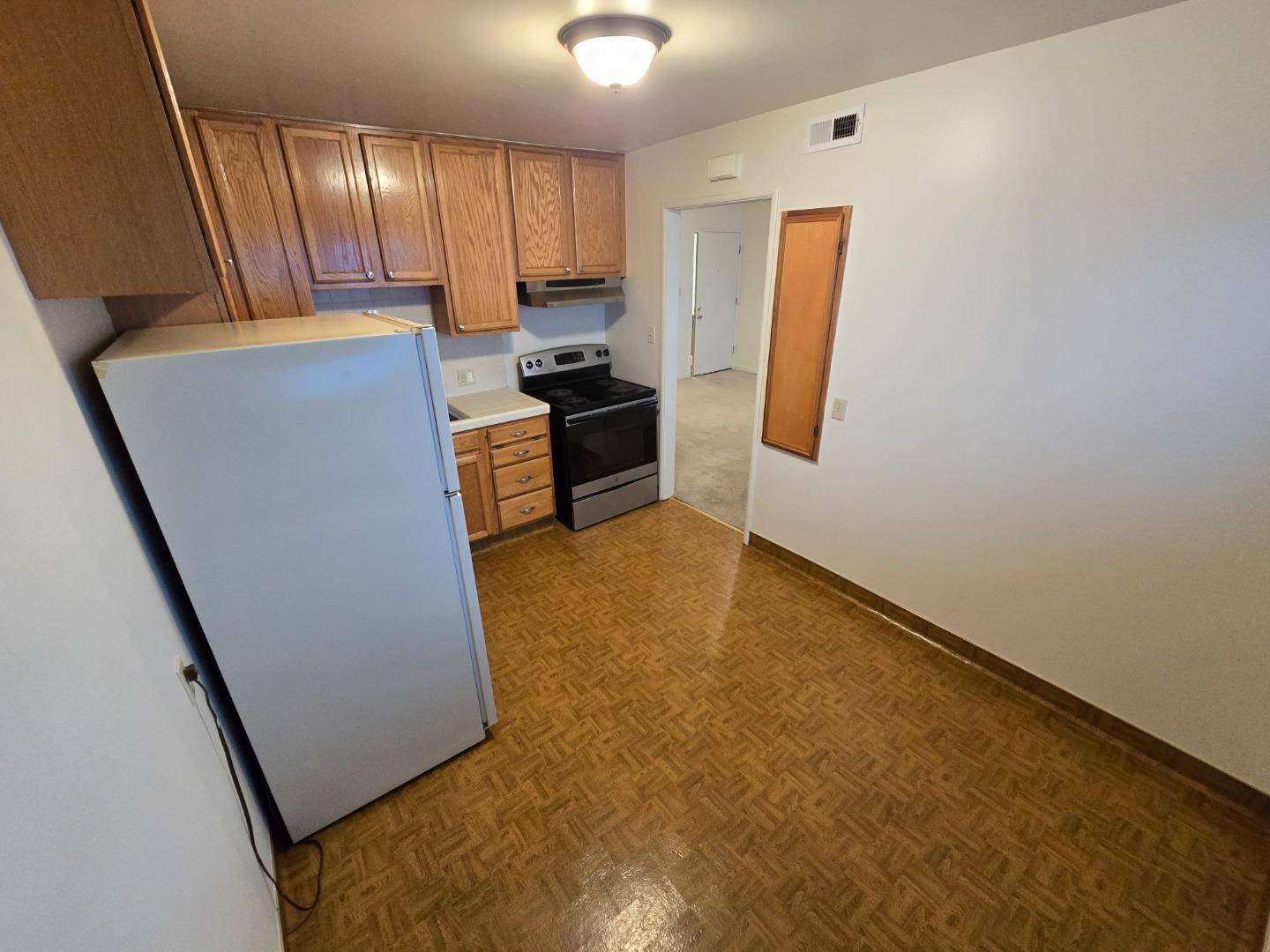 Burlingame, CA 94010,801 Fairfield RD 6