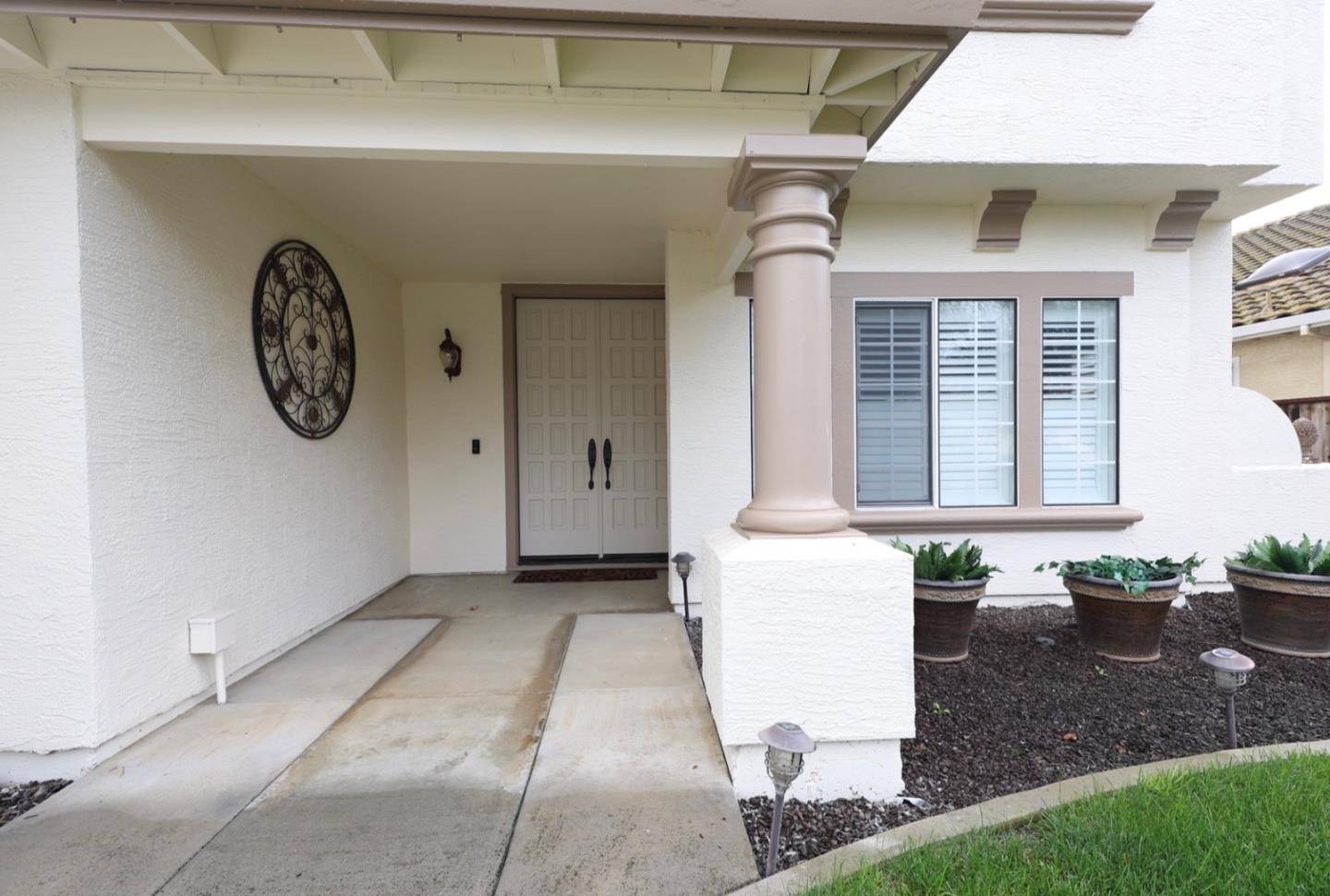 Salinas, CA 93906,1243 De Cunha CT