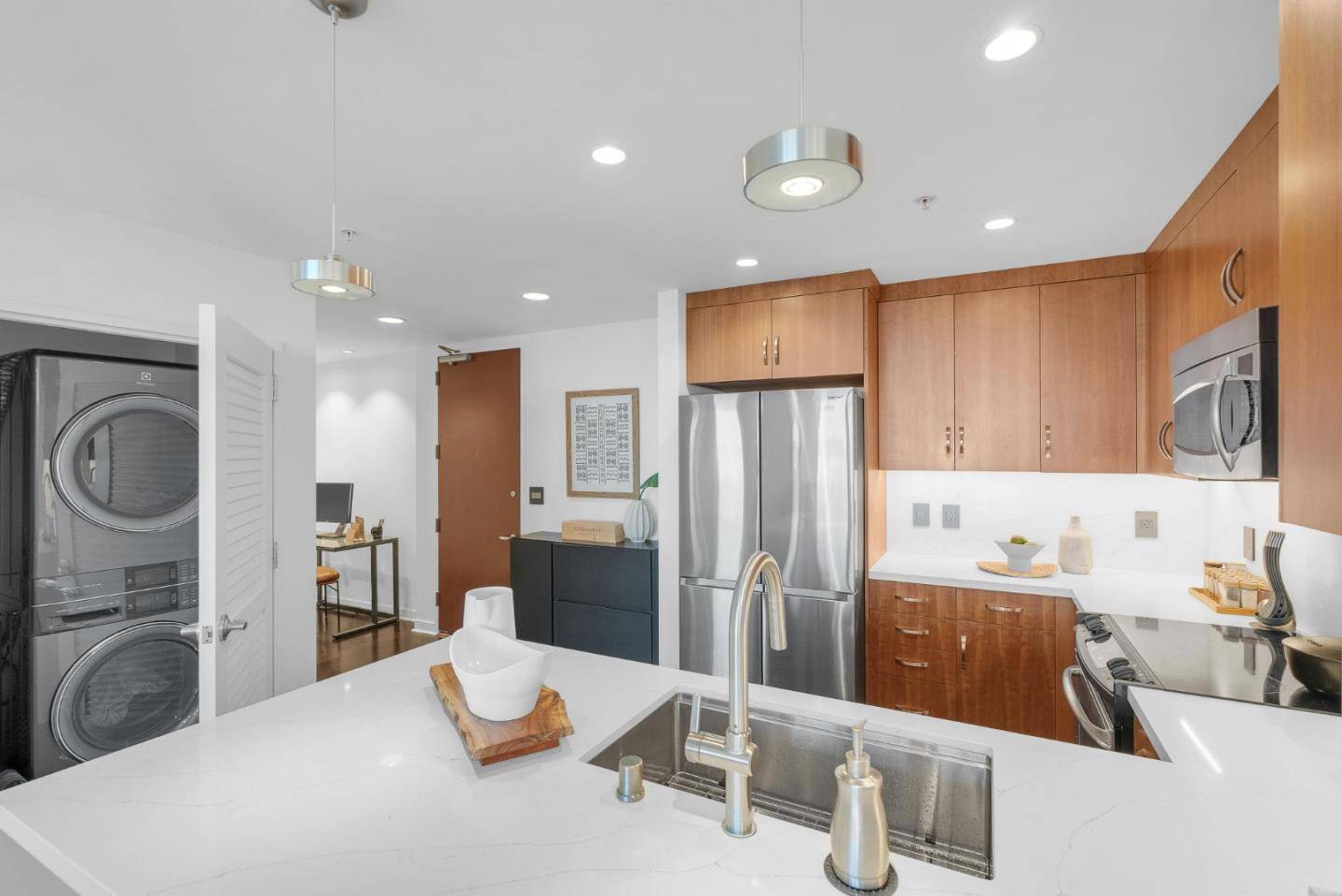 San Jose, CA 95110,38 N Almaden BLVD 1413