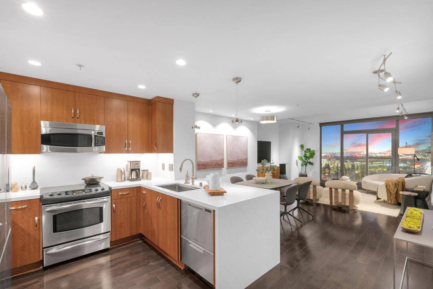 San Jose, CA 95110,38 Almaden 1413