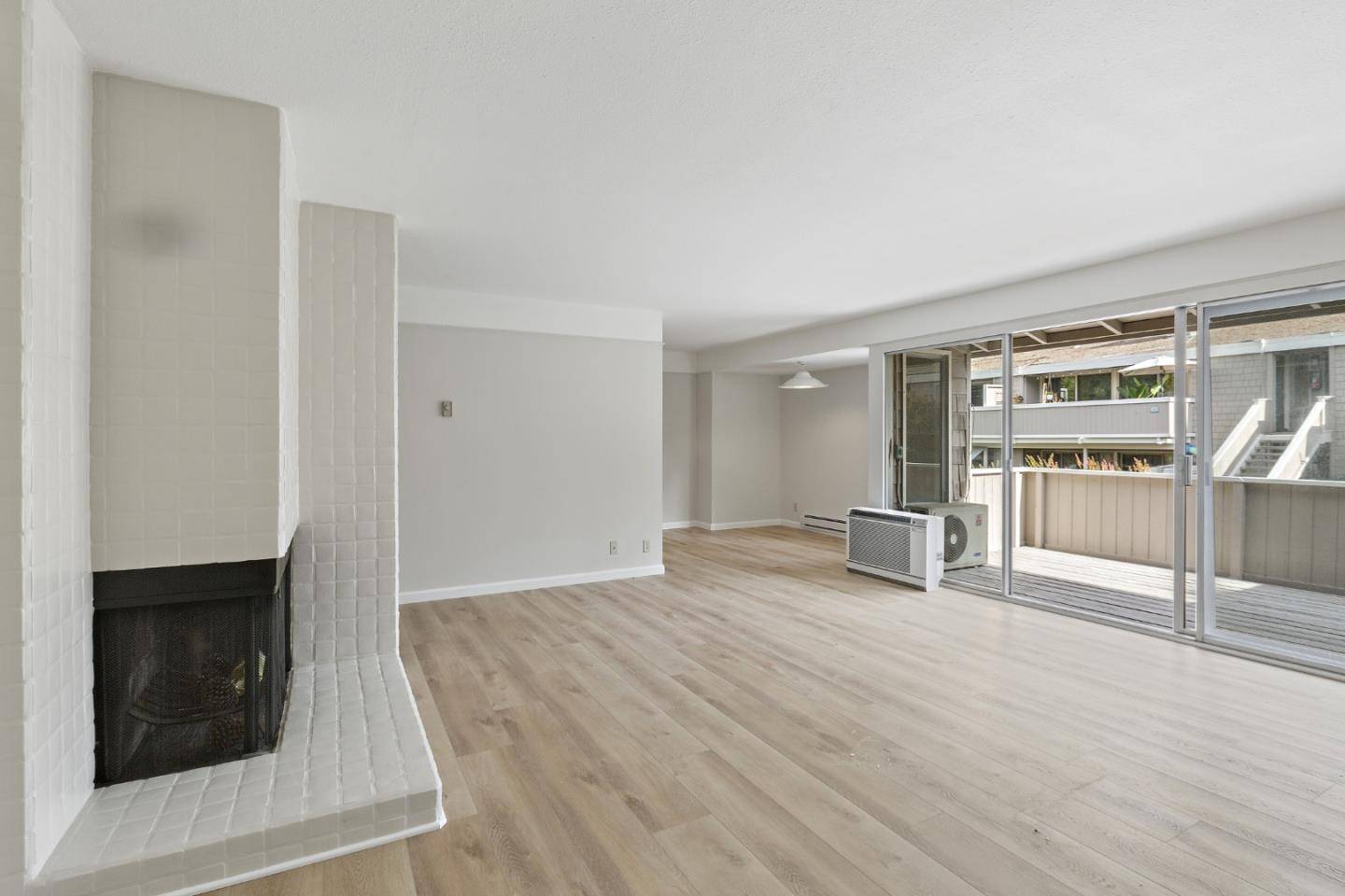 Mountain View, CA 94043,500 W Middlefield RD 18