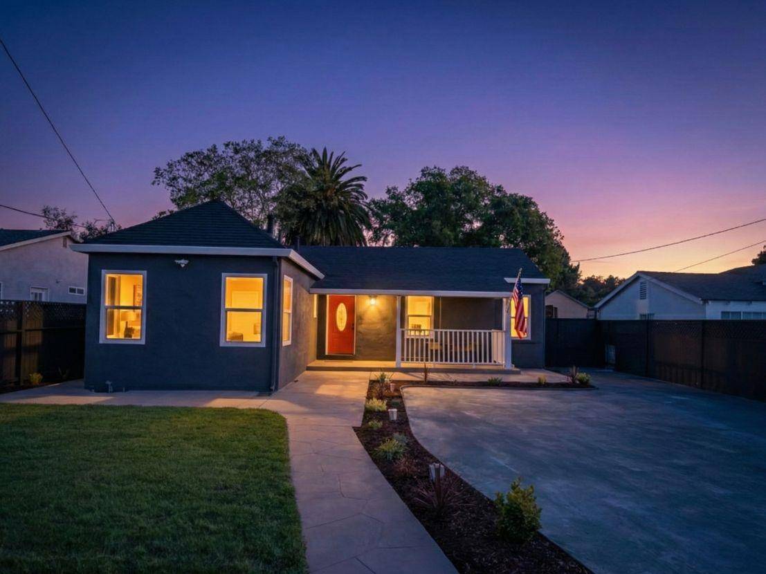 East Palo Alto, CA 94303,2352 Menalto AVE