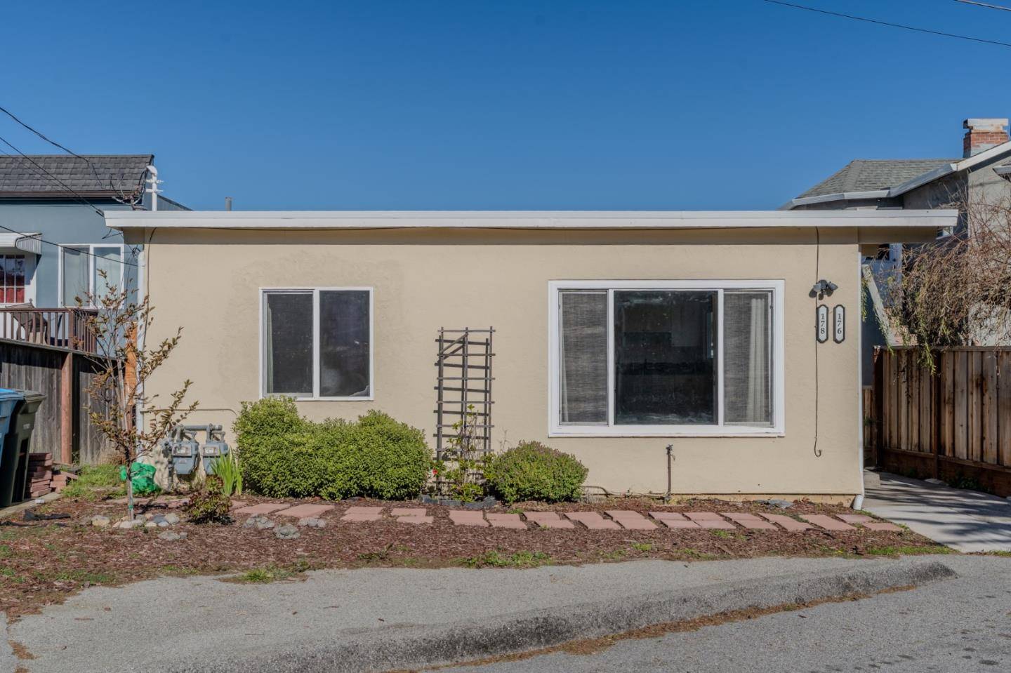 Pacifica, CA 94044,178 Montecito AVE