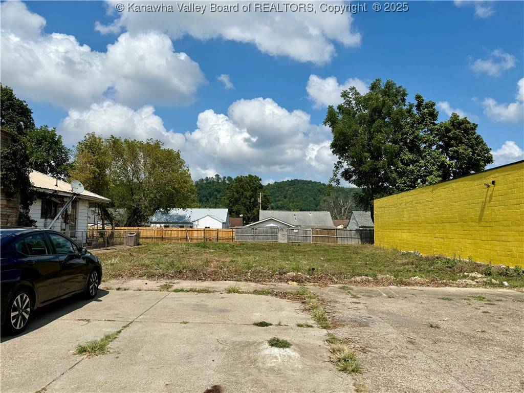 St Albans, WV 25177,2416 Grant AVE