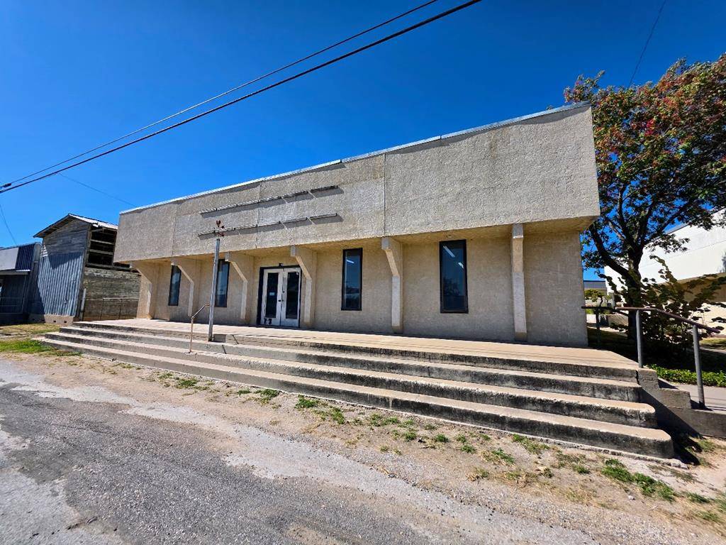 Mertzon, TX 76941,116 Broadway St