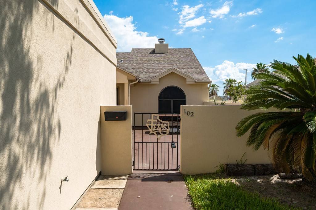 Rockport, TX 78382,102 Sugar Creek