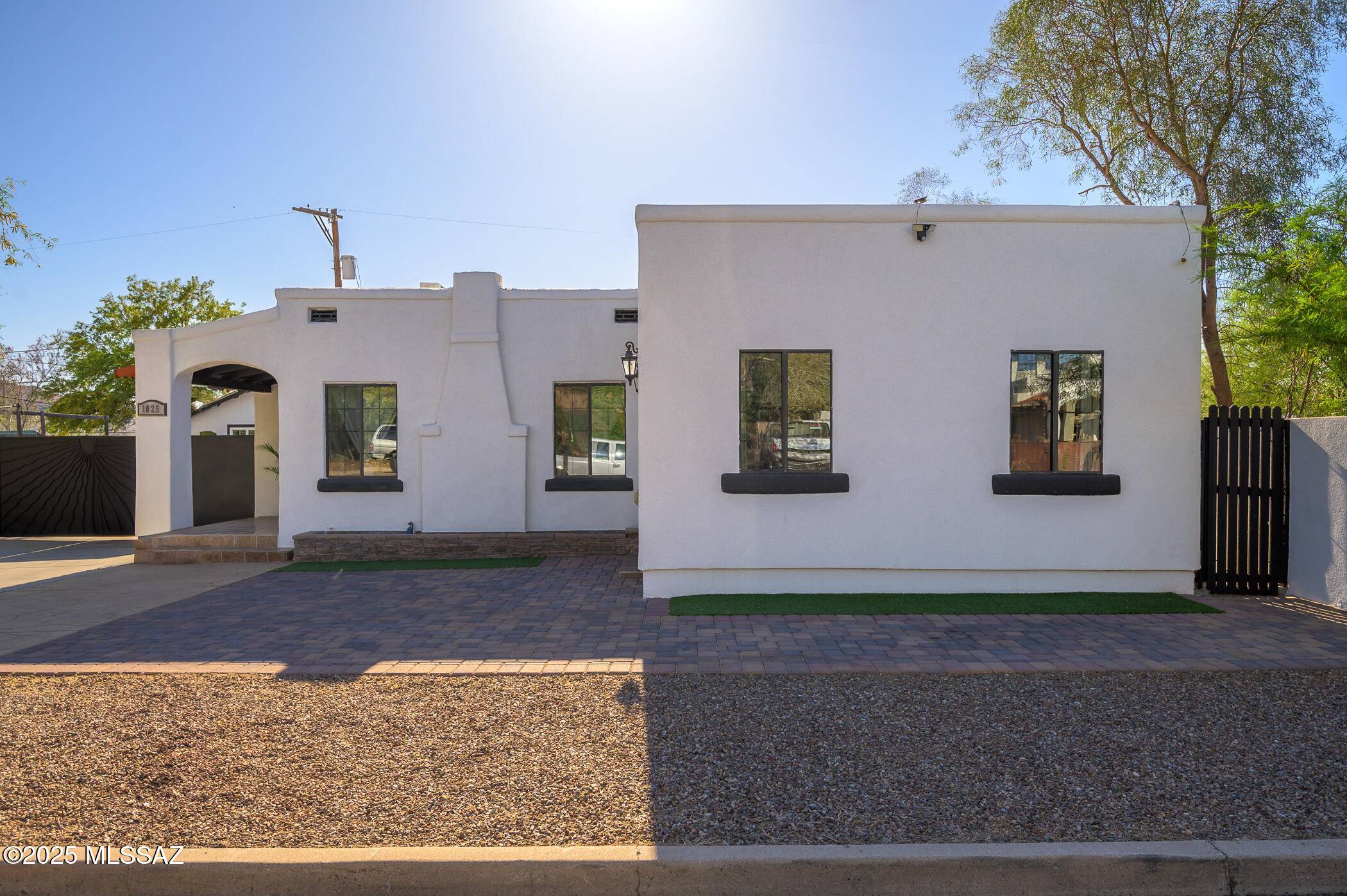 Tucson, AZ 85705,1025 N Perry AVE