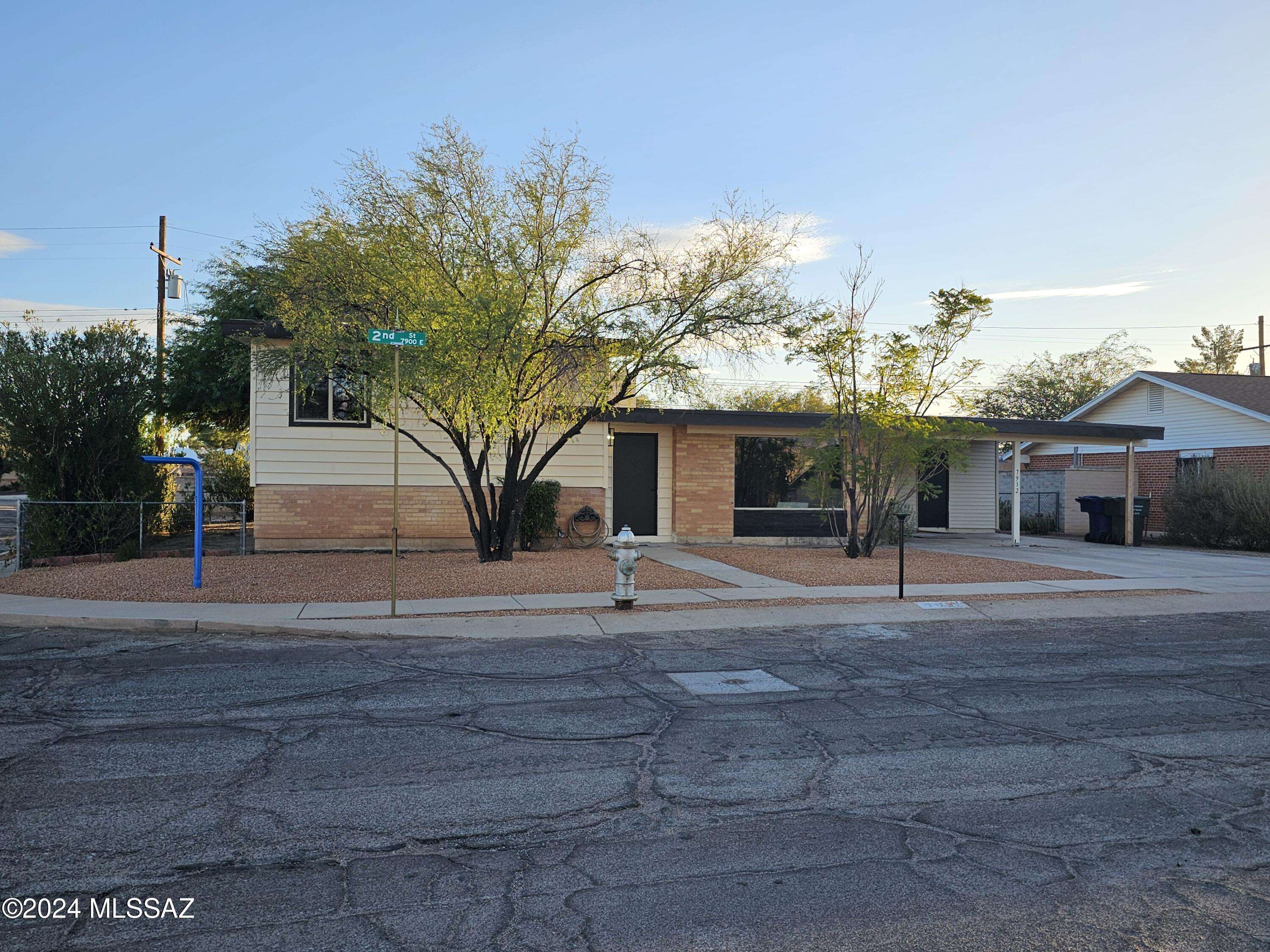 Tucson, AZ 85710,7932 E 2nd ST