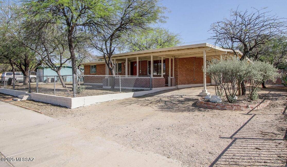Tucson, AZ 85711,5240 E 28th ST