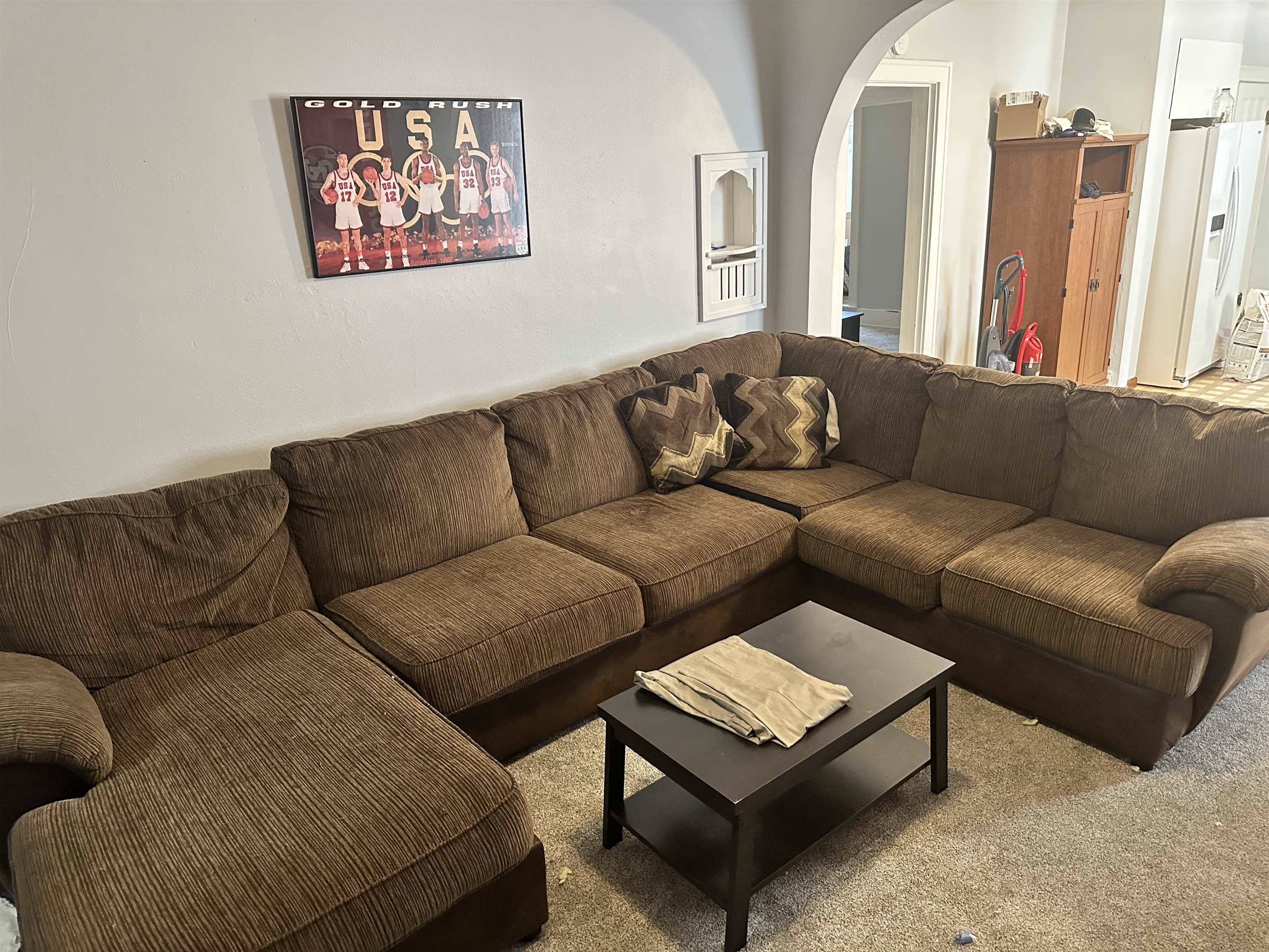 Yankton, SD 57078,704 Locust