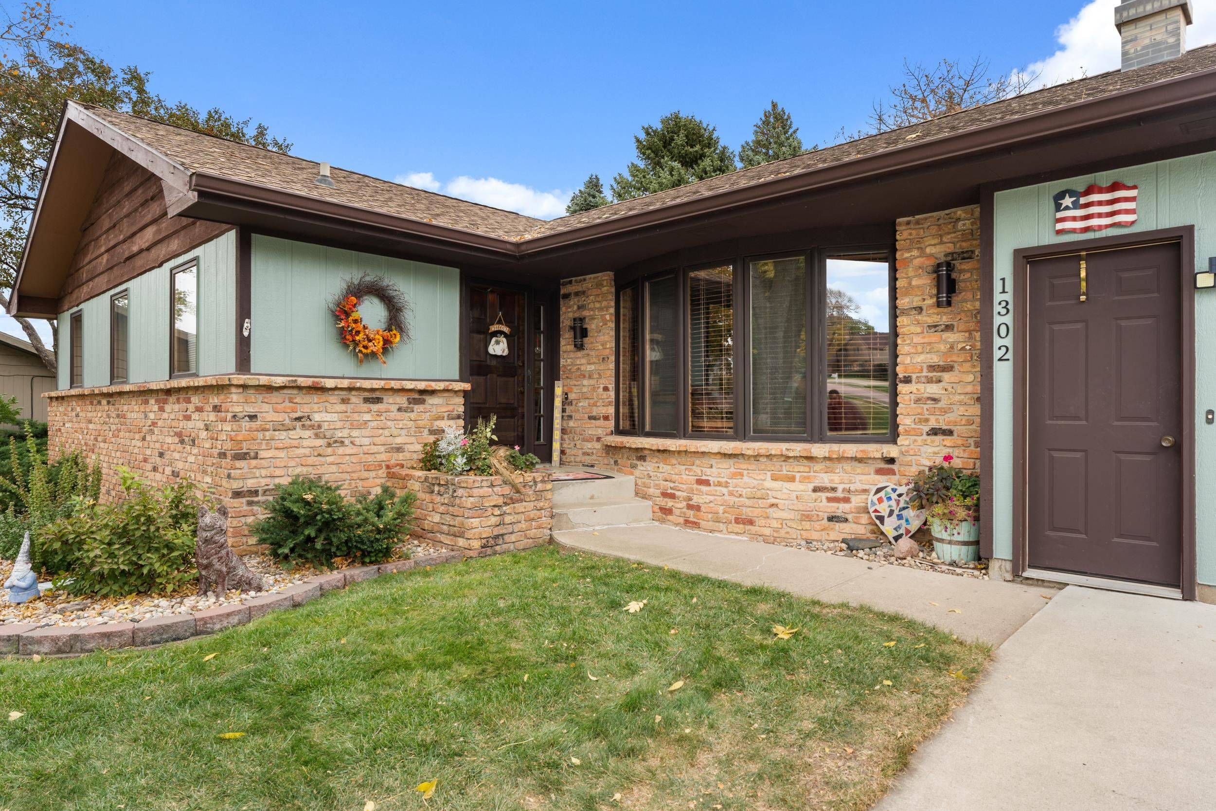 Yankton, SD 57078,1302 Spruce St