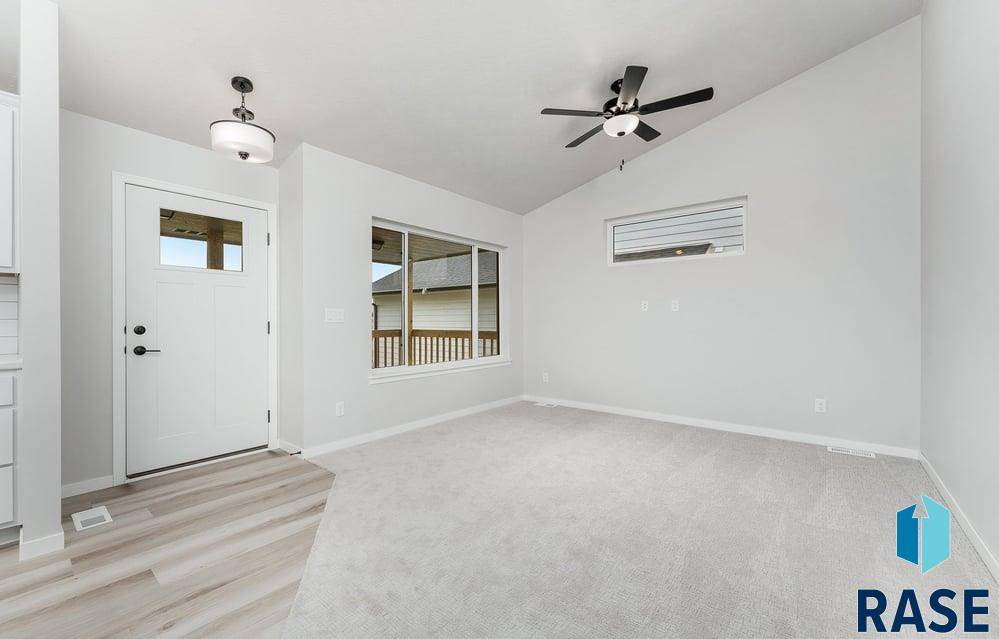 Sioux Falls, SD 57110,1912 N Concord Dr