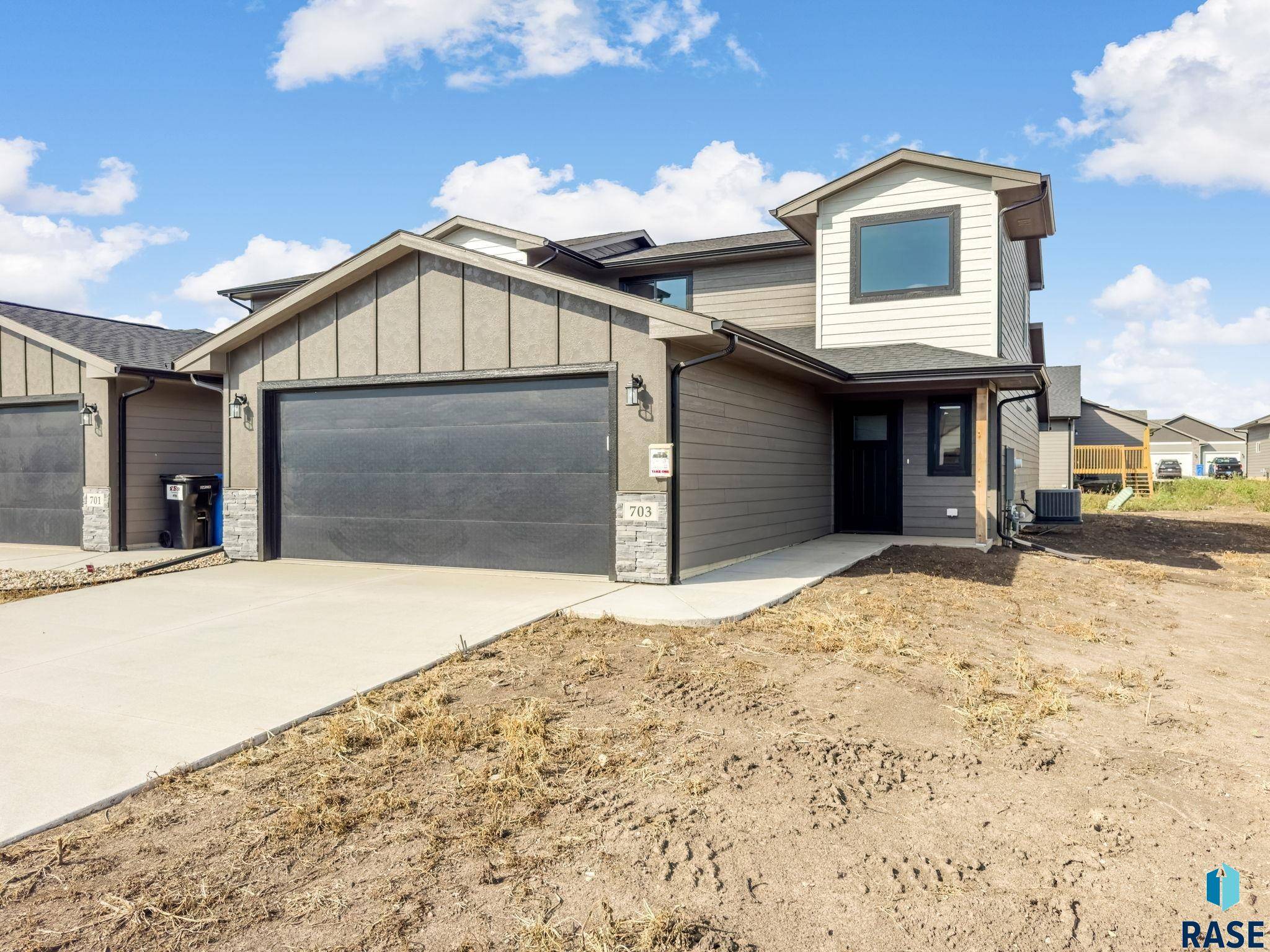 Lennox, SD,703 N Clark St