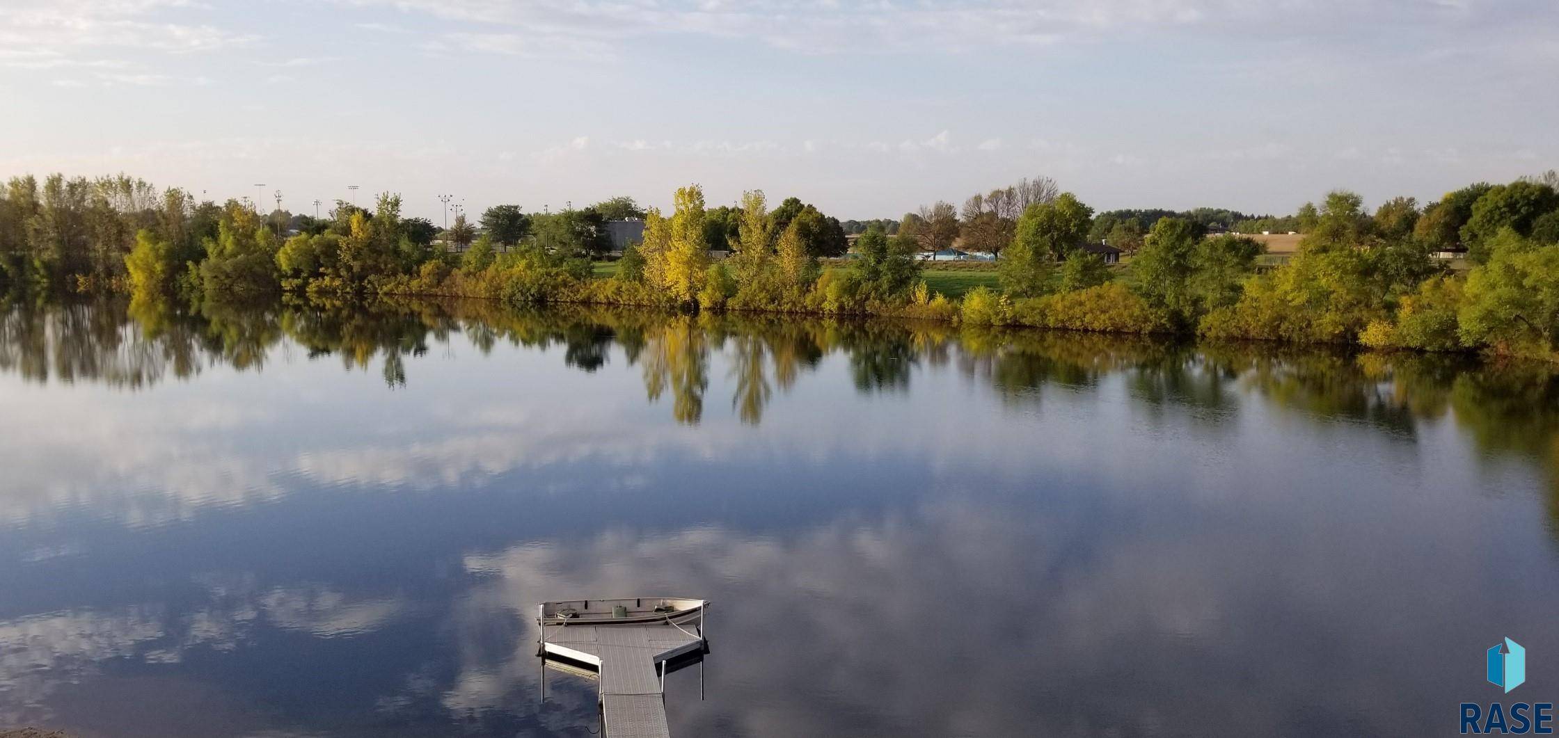 Brandon, SD 57005,509 E Lakeview Dr