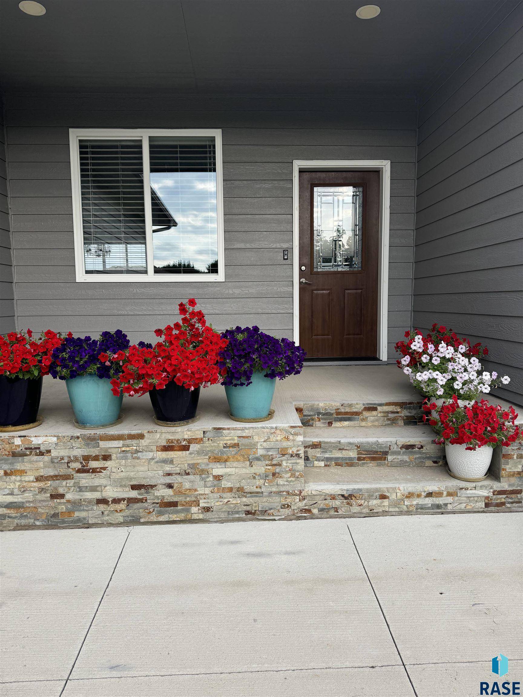 Sioux Falls, SD 57103,1013 N Danielle Dr