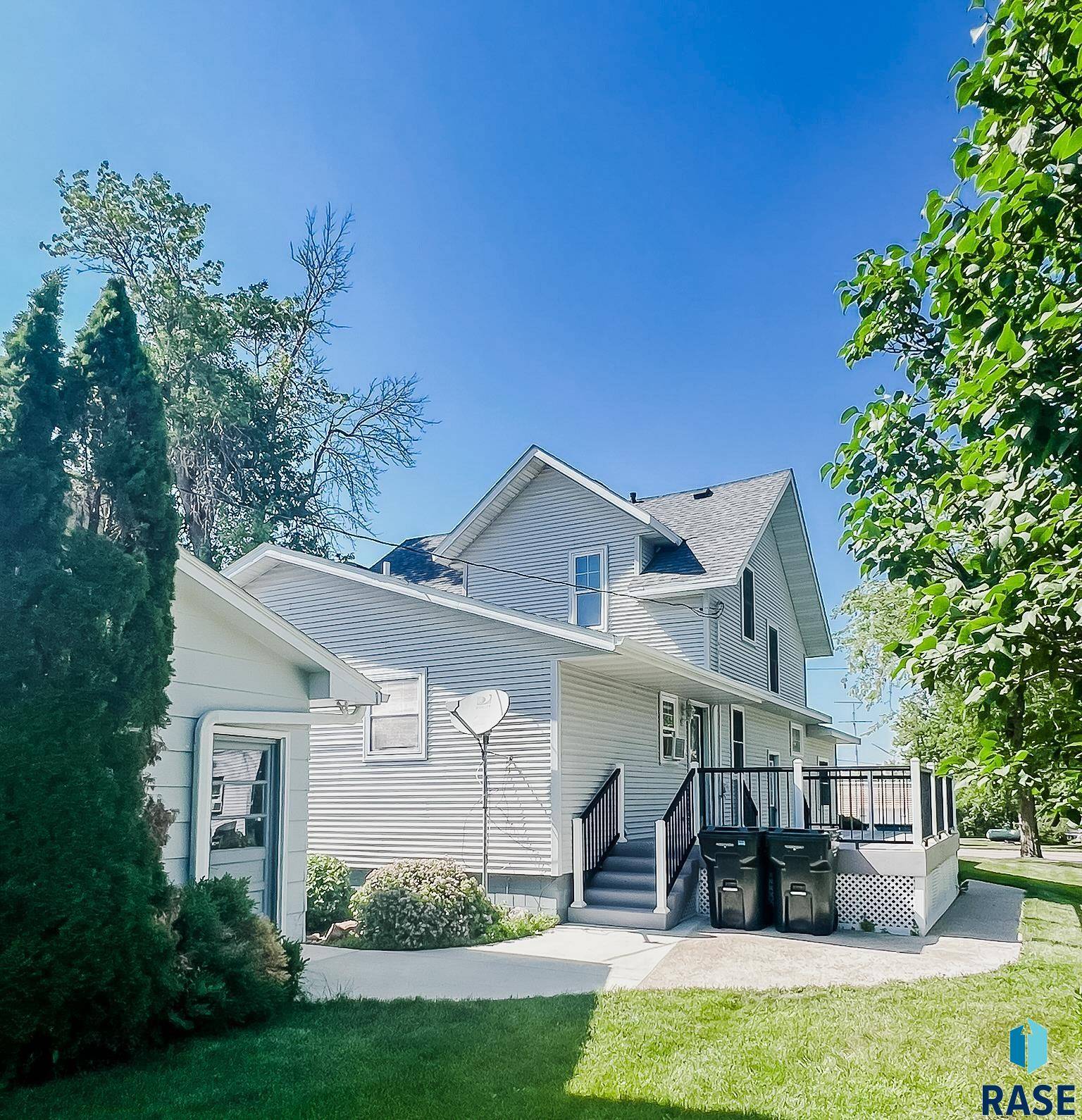 Beaver Creek, MN 56116,402 E 1st Ave