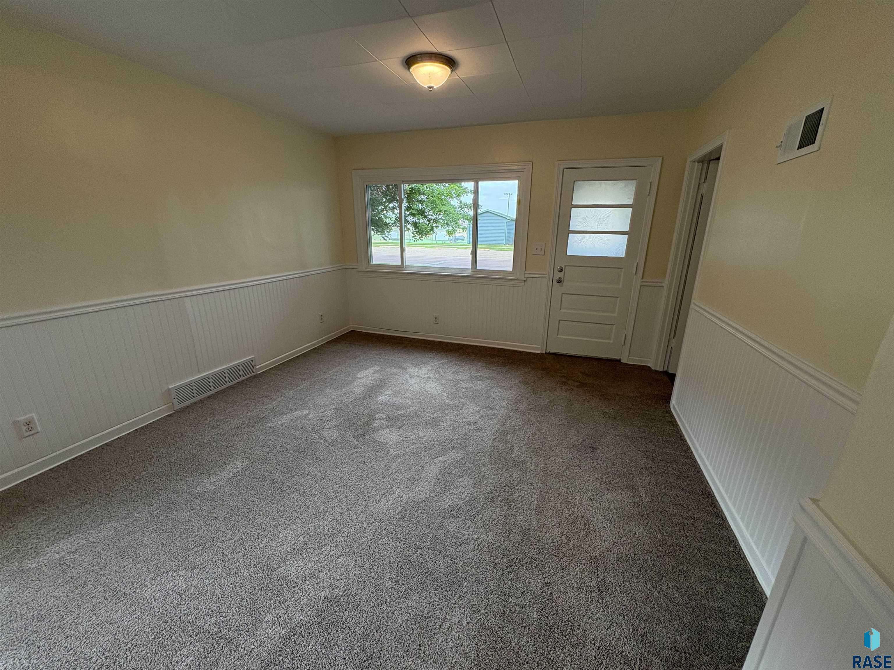 Madison, SD 57042,712 S Egan Ave