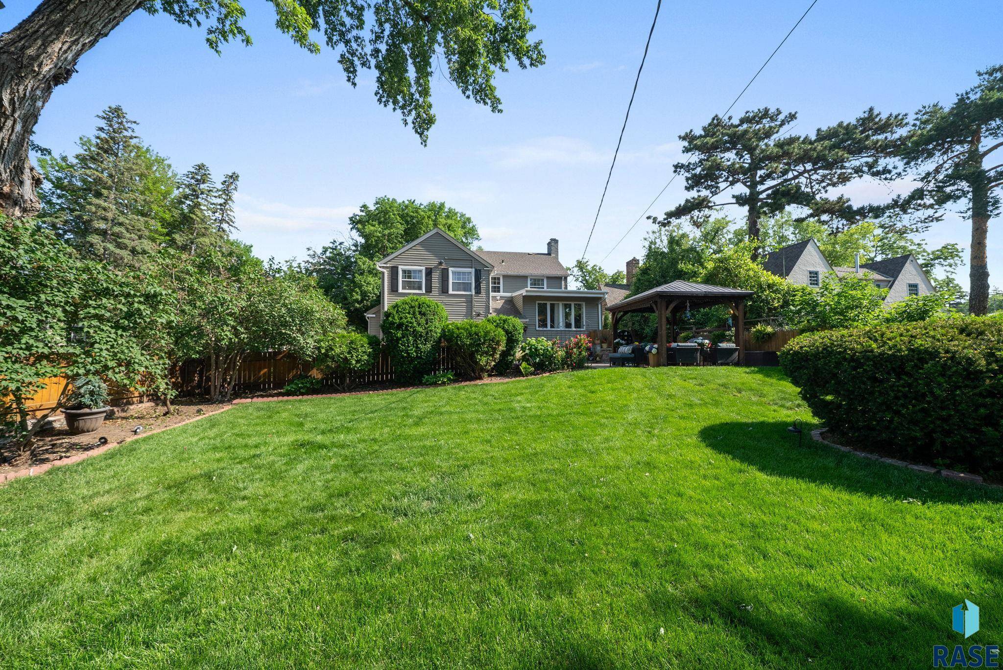 Sioux Falls, SD 57105,301 E 26th St