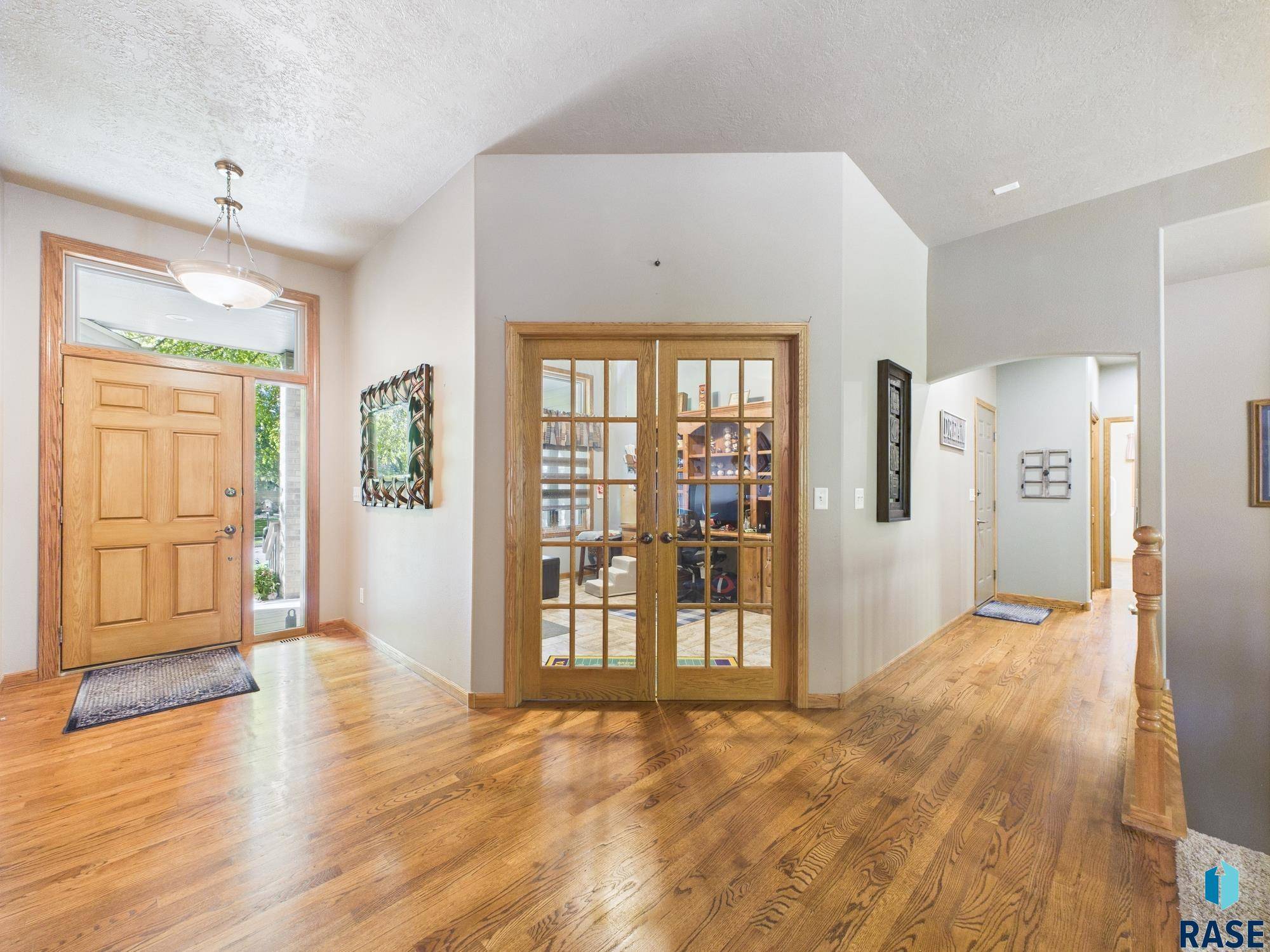 Sioux Falls, SD 57106,6908 W Stoney Creek St