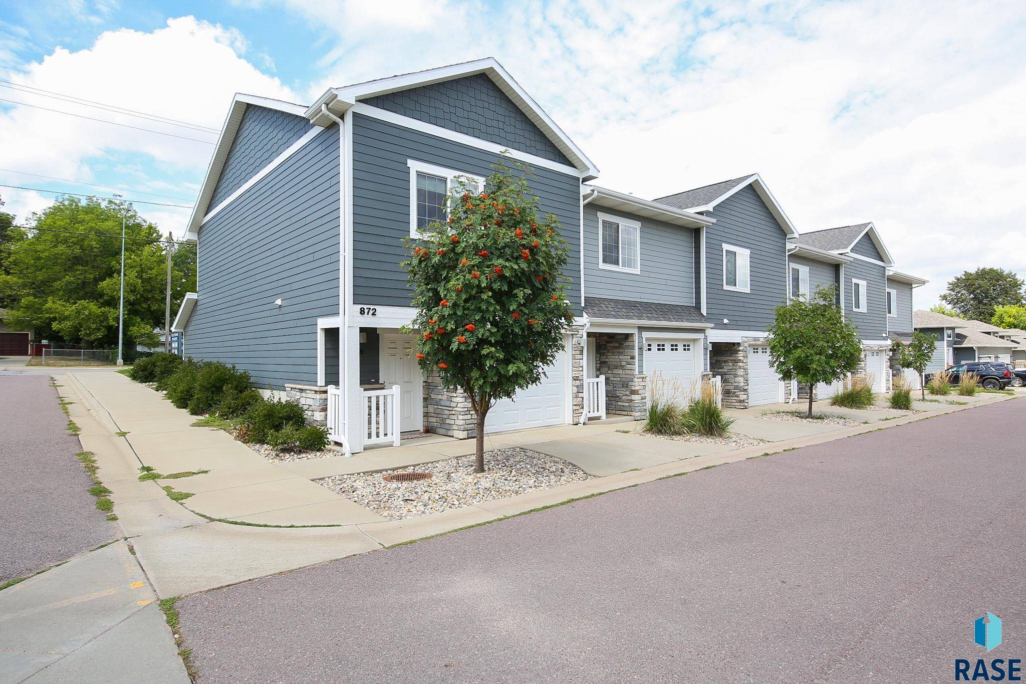 Sioux Falls, SD 57110,872 S Sycamore Ave