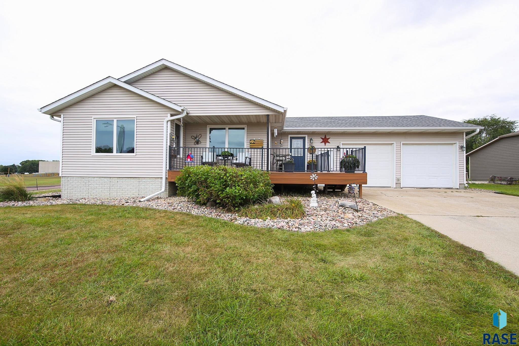 Canton, SD 57013,901 Angel Ln