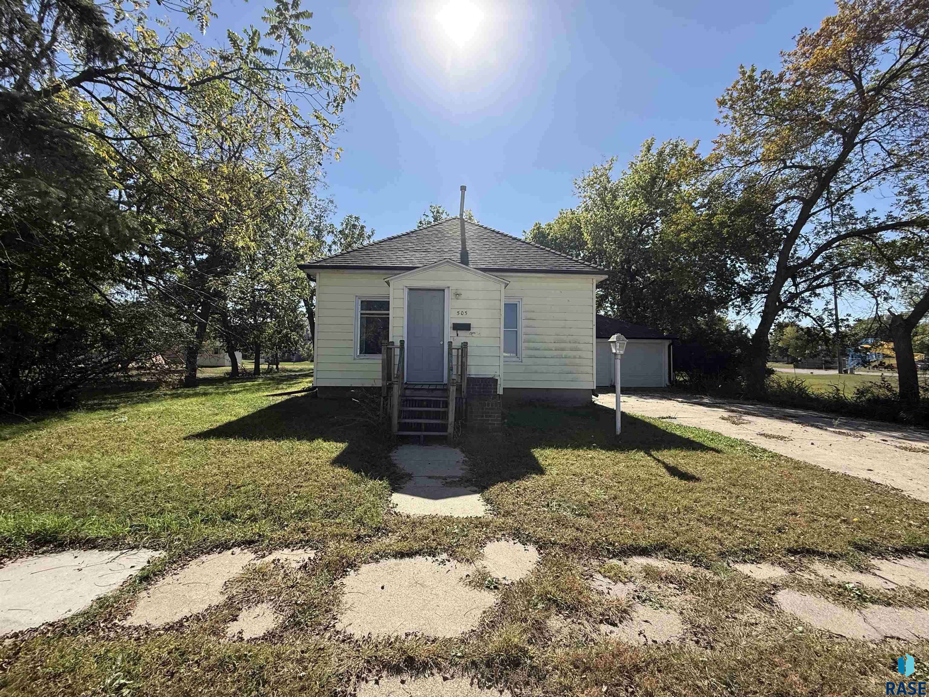 Flandreau, SD 57028,505 W 1st Ave
