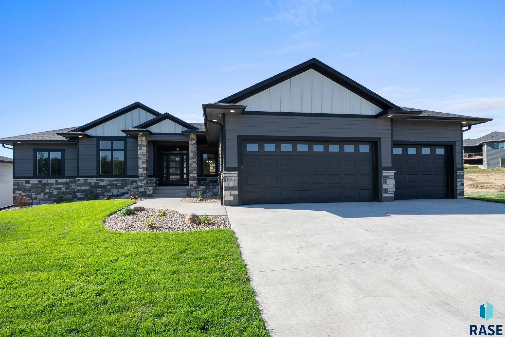 Sioux Falls, SD 57110,1101 N Scots Pine Dr