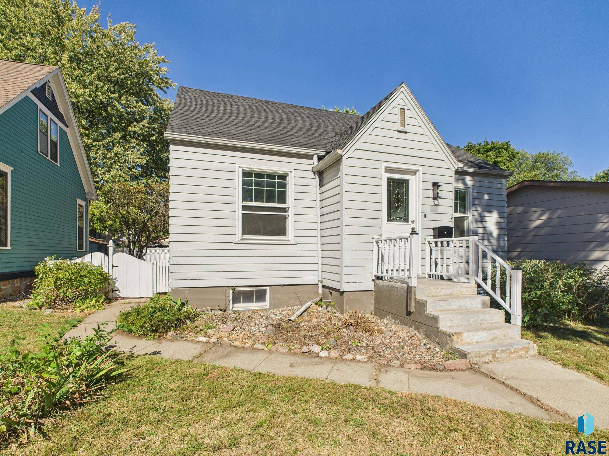 Canton, SD 57013,212 E 1st St