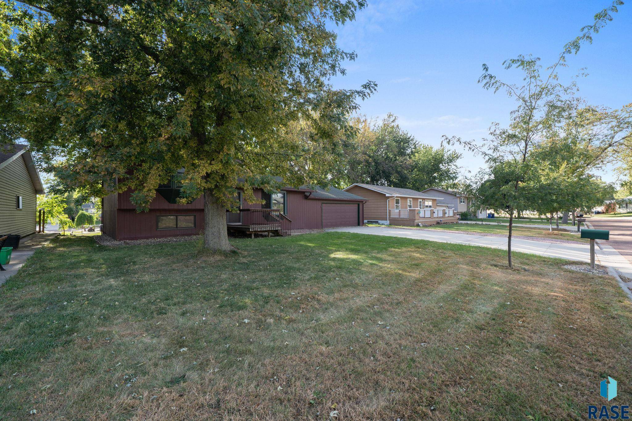 Crooks, SD 57020,805 Executive Ave