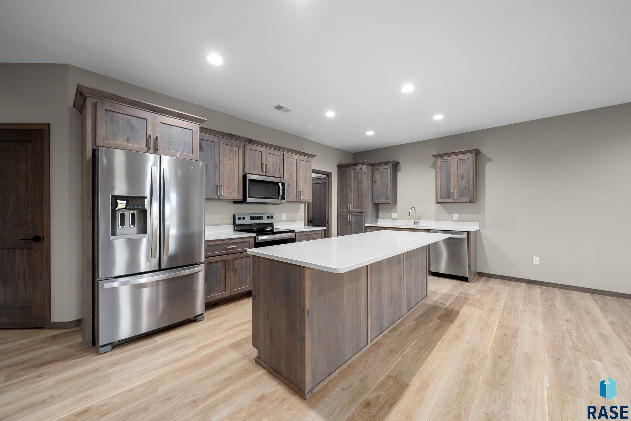 Madison, SD 57042,638 Harter Dr