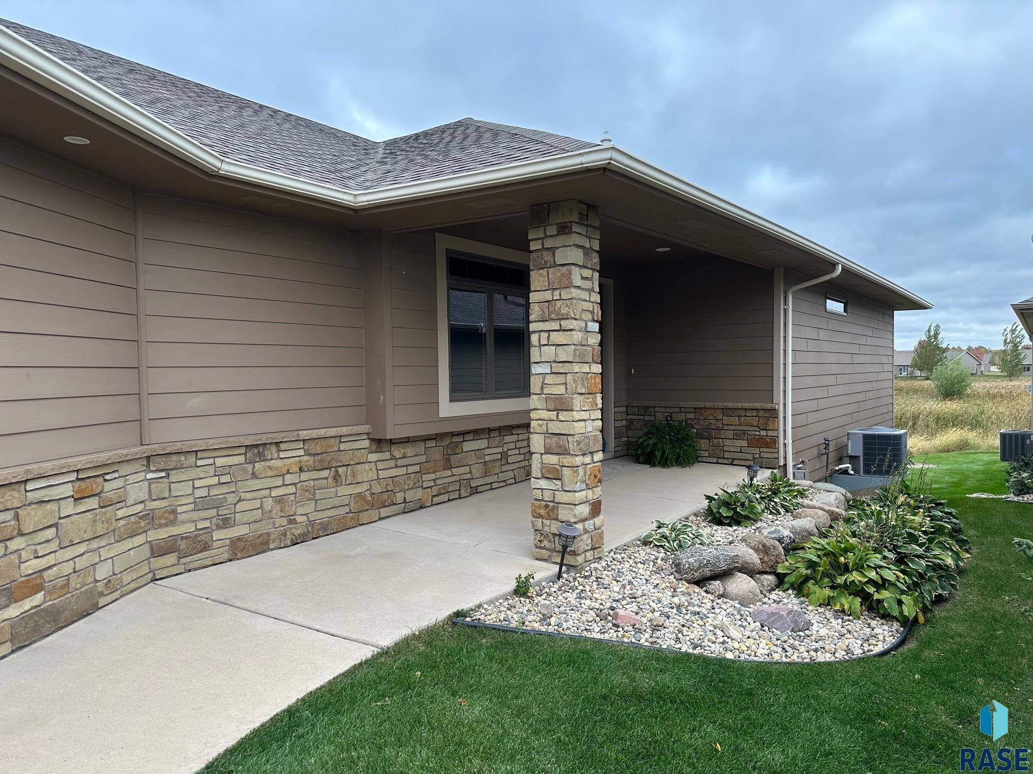 Sioux Falls, SD 57108,700 E Shadow Creek Ln