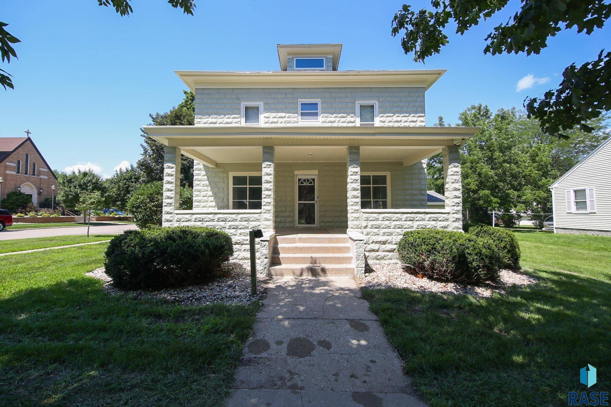 Luverne, MN 56156,201 E Adams Ave