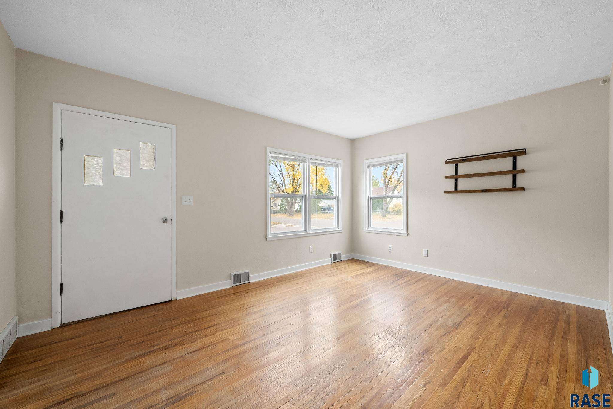 Sioux Falls, SD 57103,1813 E Mulberry St