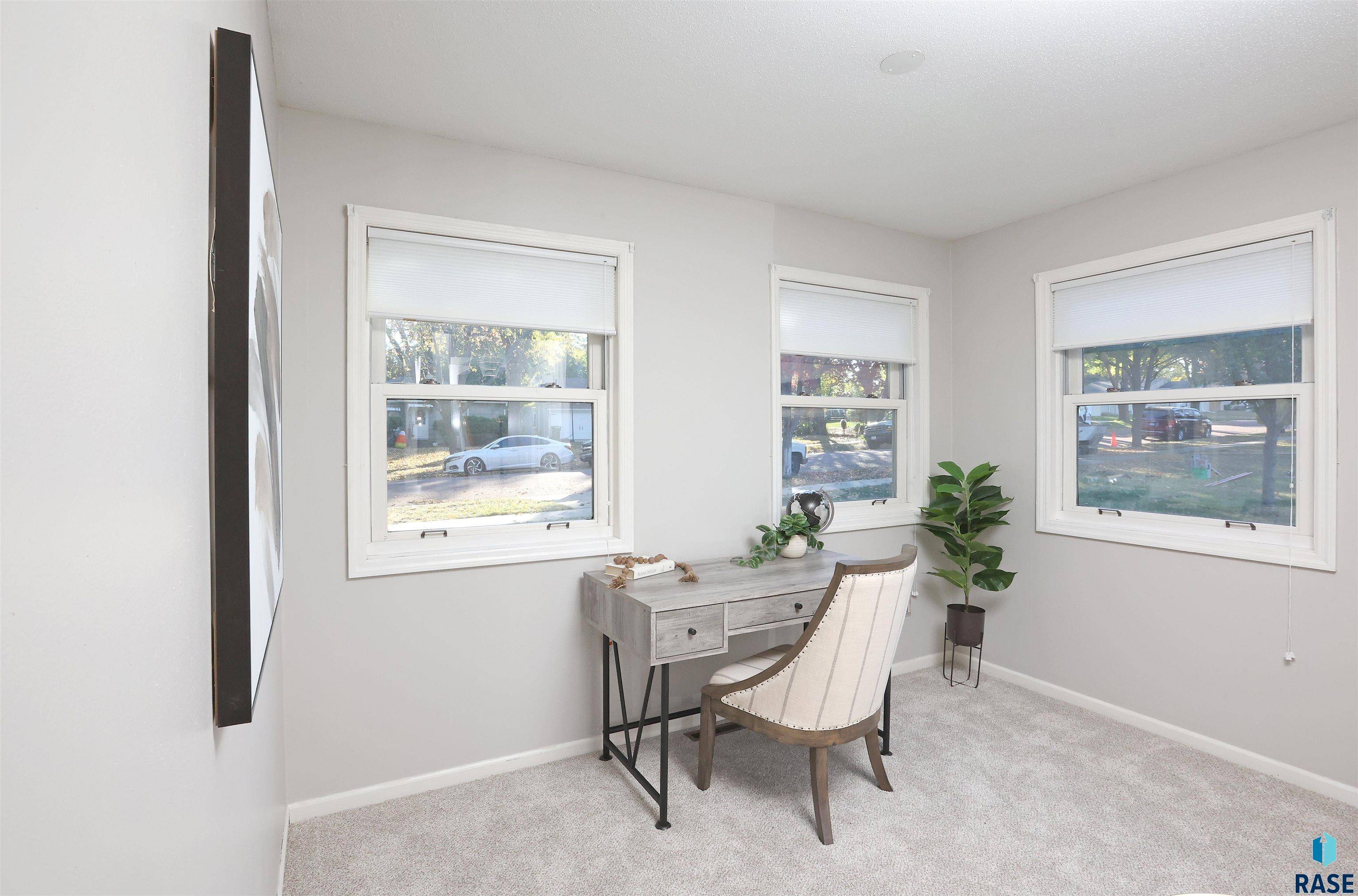 Sioux Falls, SD 57105,2423 S Center Ave