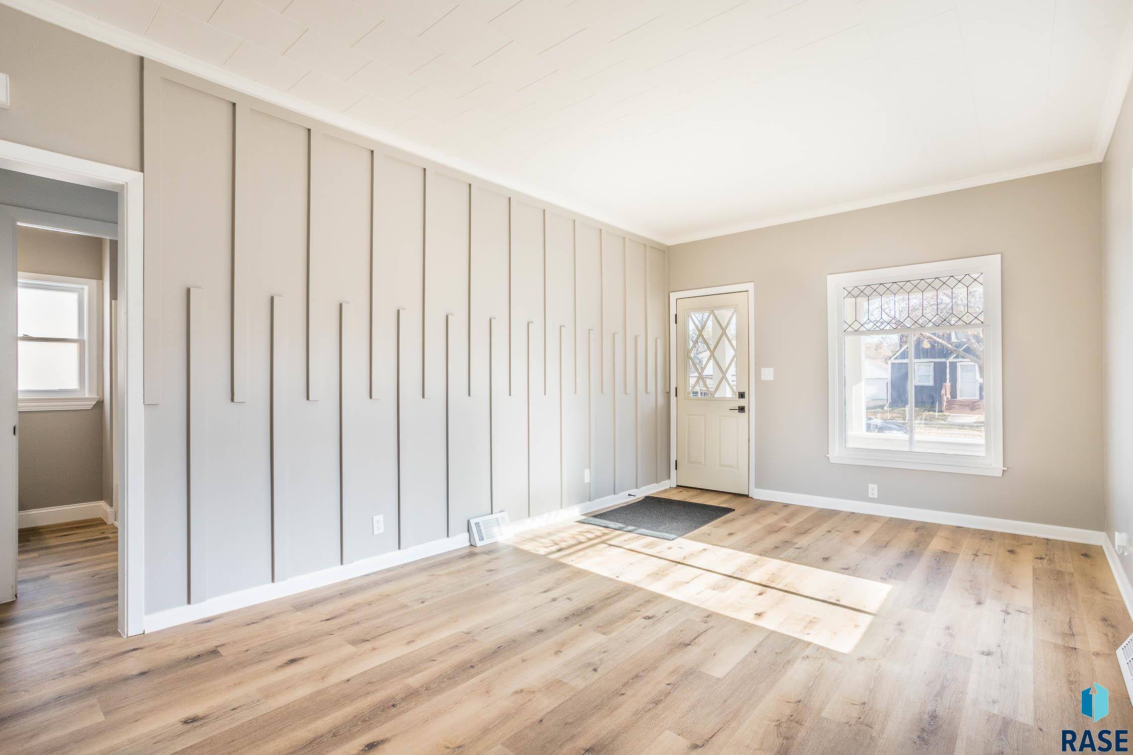 Sioux Falls, SD 57104,117 S Lyndale Ave