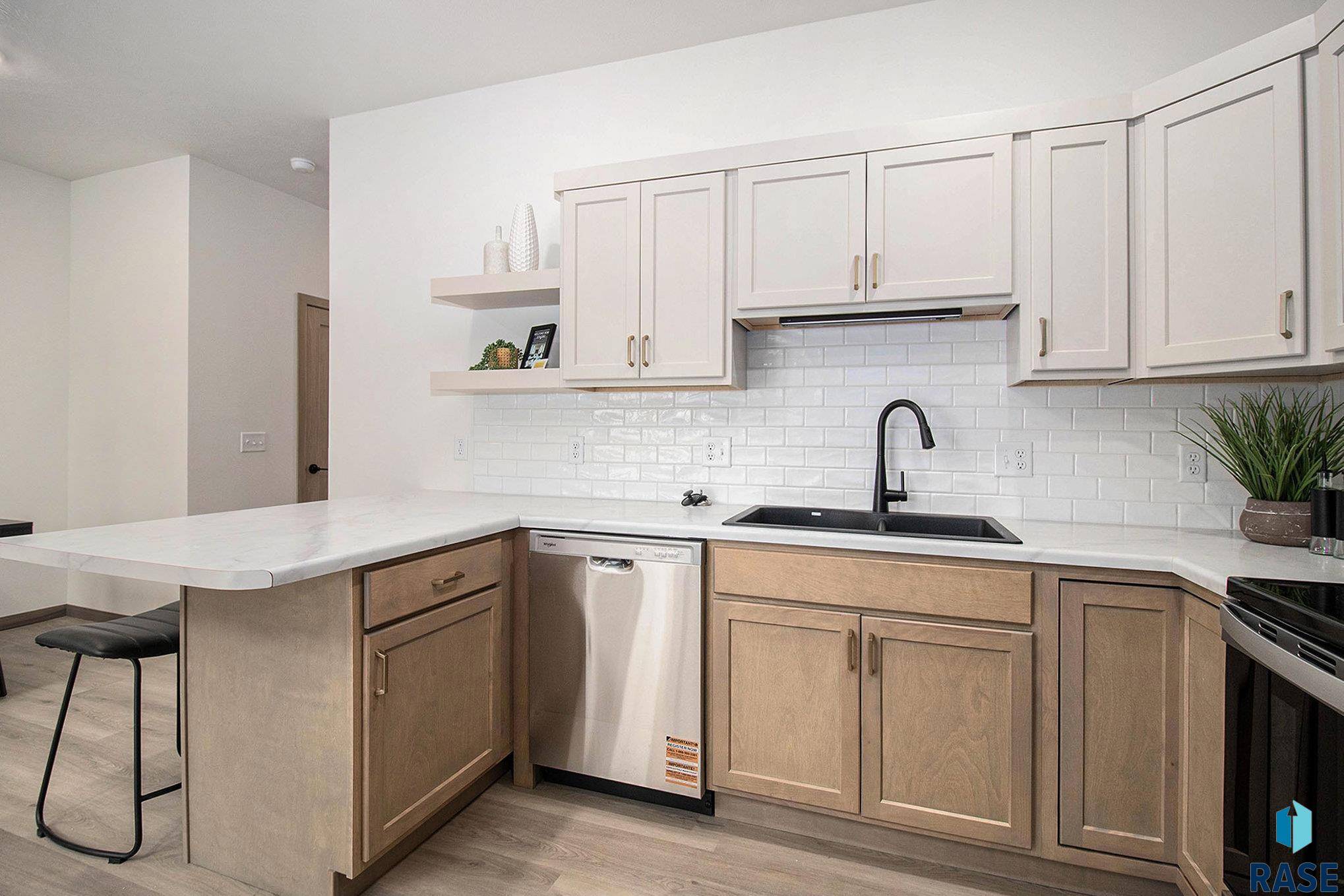 Sioux Falls, SD 57106,3603 S Broek Dr