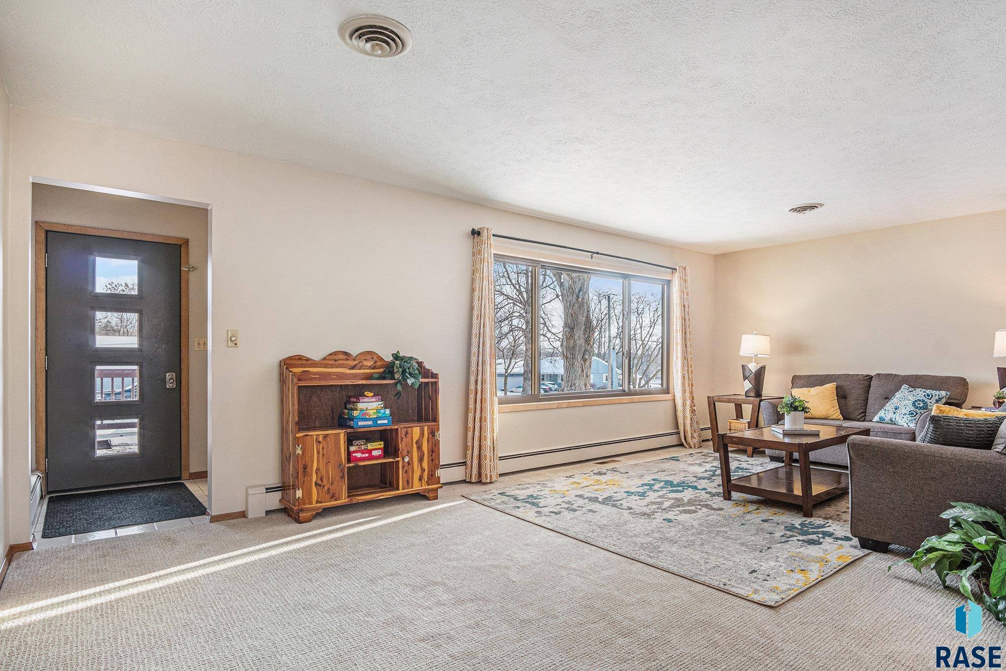 Sioux Falls, SD 57103,2208 E Allen Dr