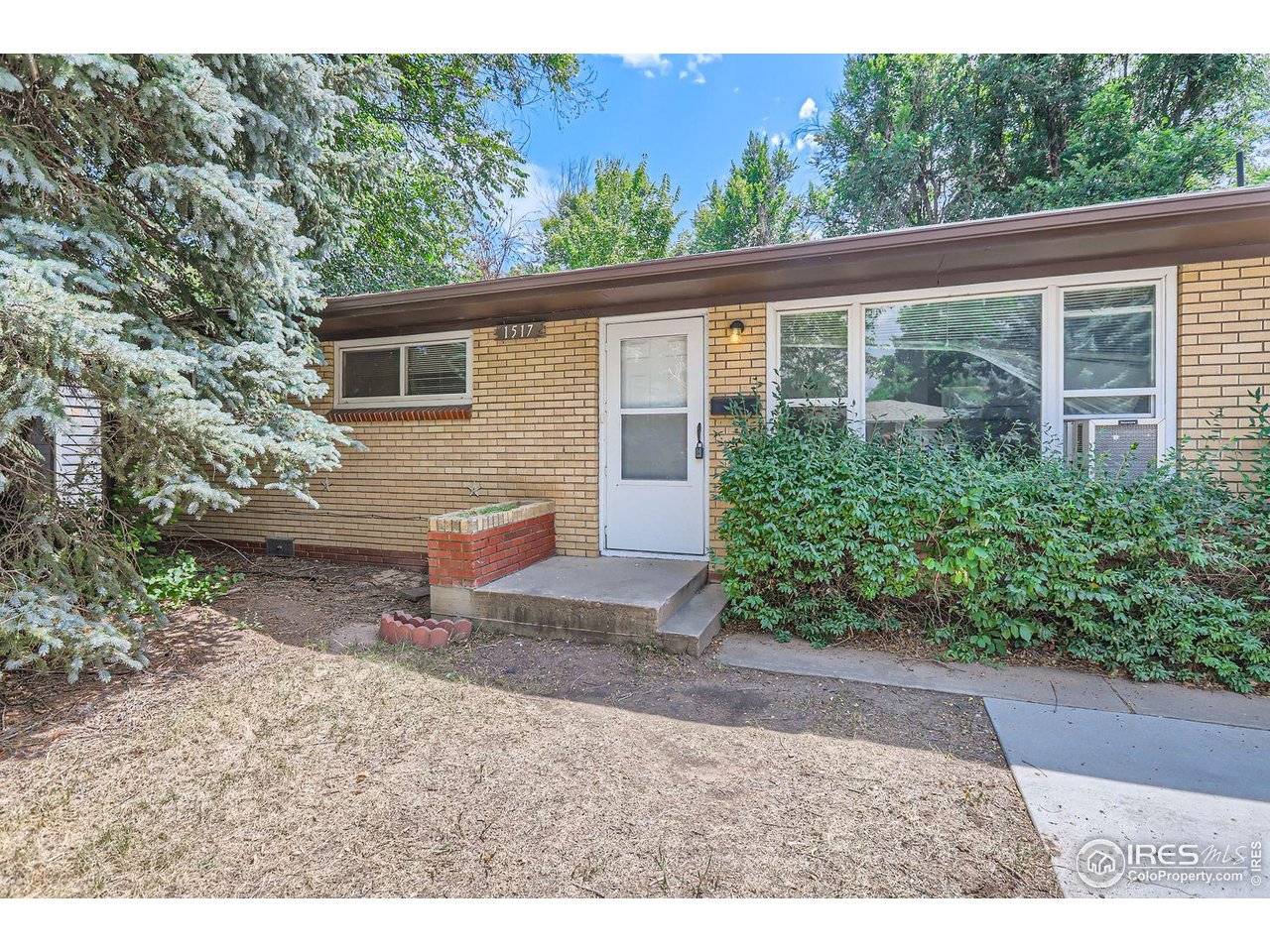 Fort Collins, CO 80521,1517 Crestmore