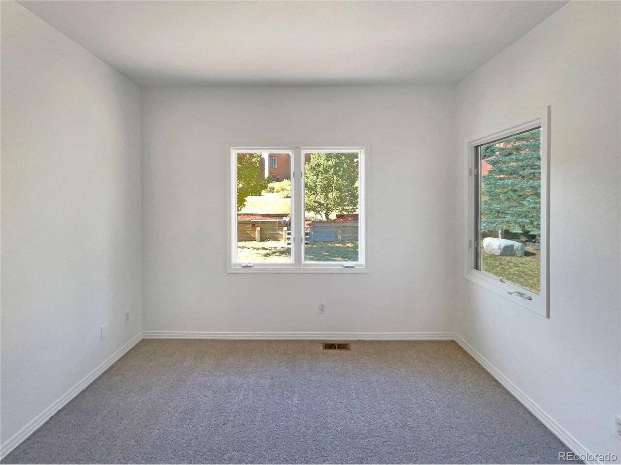 Littleton, CO 80125,6424 Willow Broom