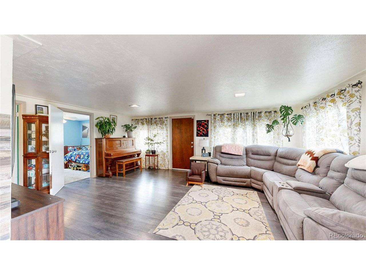 Strasburg, CO 80136,1596 Arapahoe