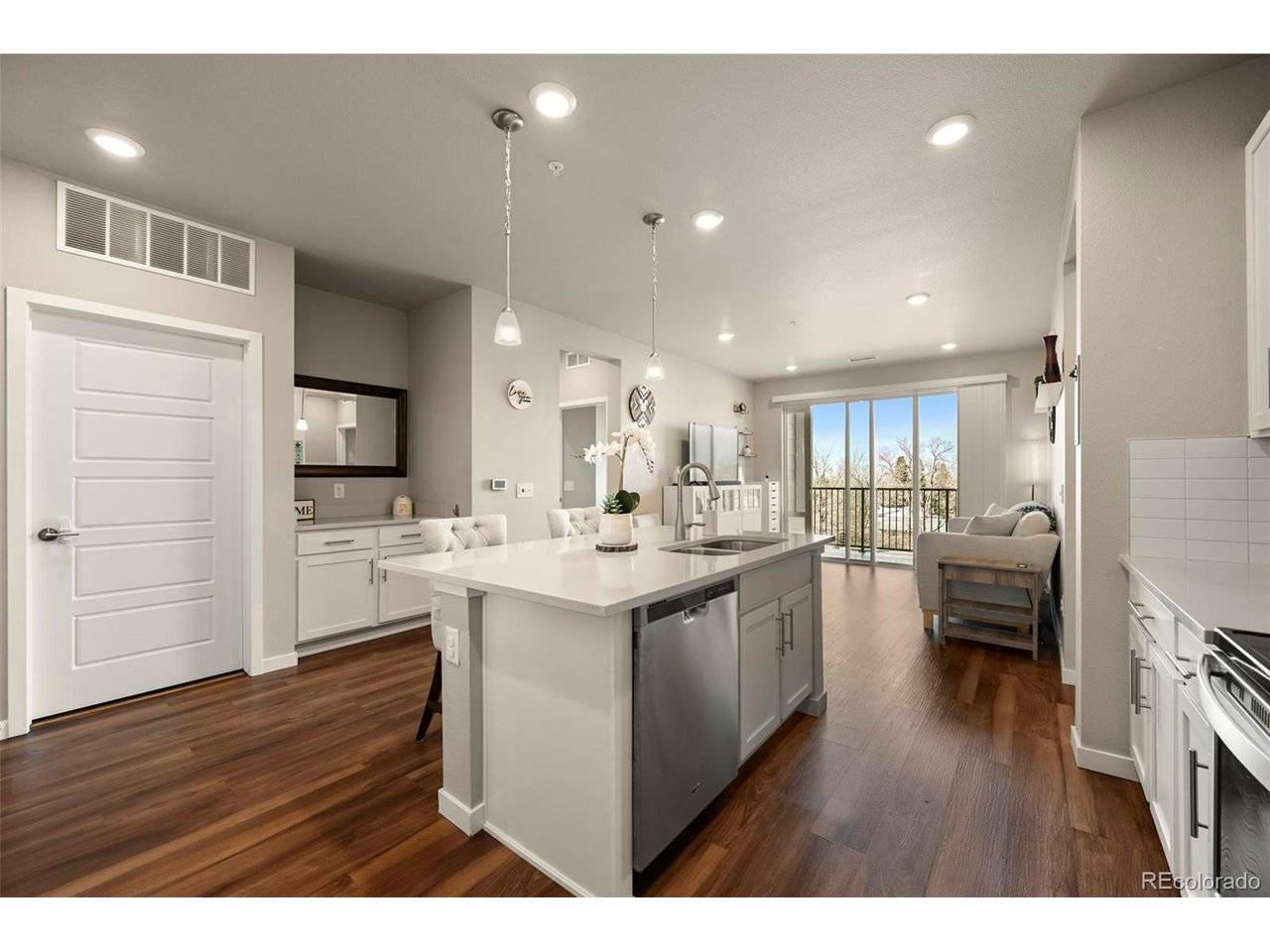 Littleton, CO 80122,400 E Fremont #205