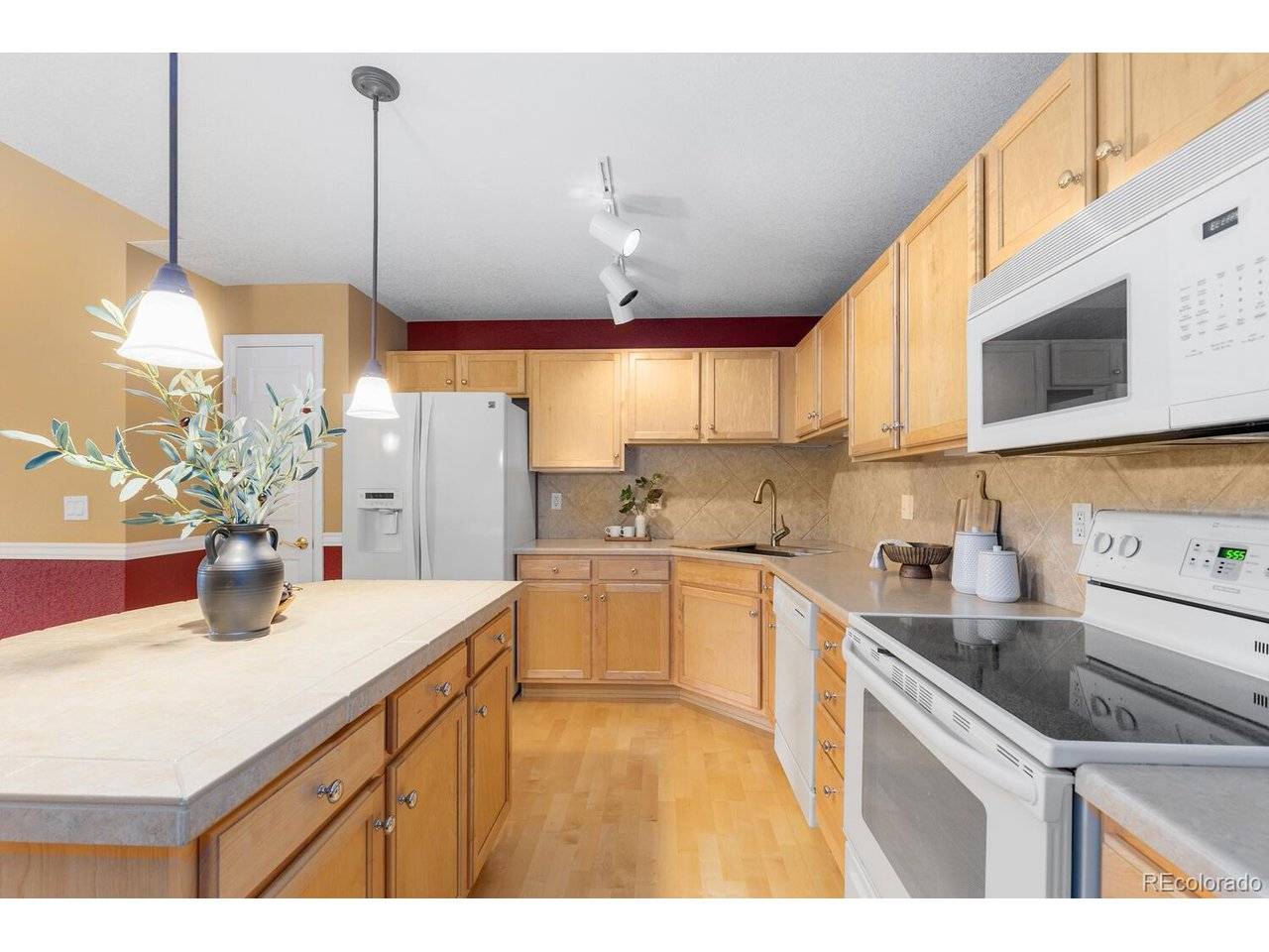 Littleton, CO 80127,9876 W Freiburg #F