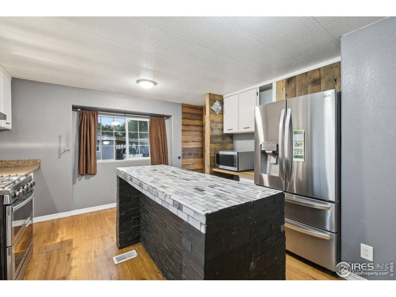 Longmont, CO 80501,1400 S Collyer #201