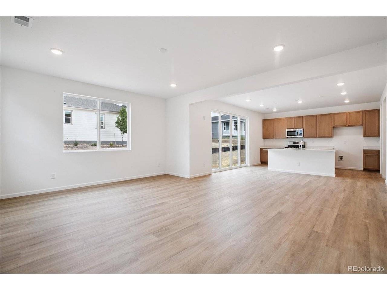 Littleton, CO 80125,8458 Vona